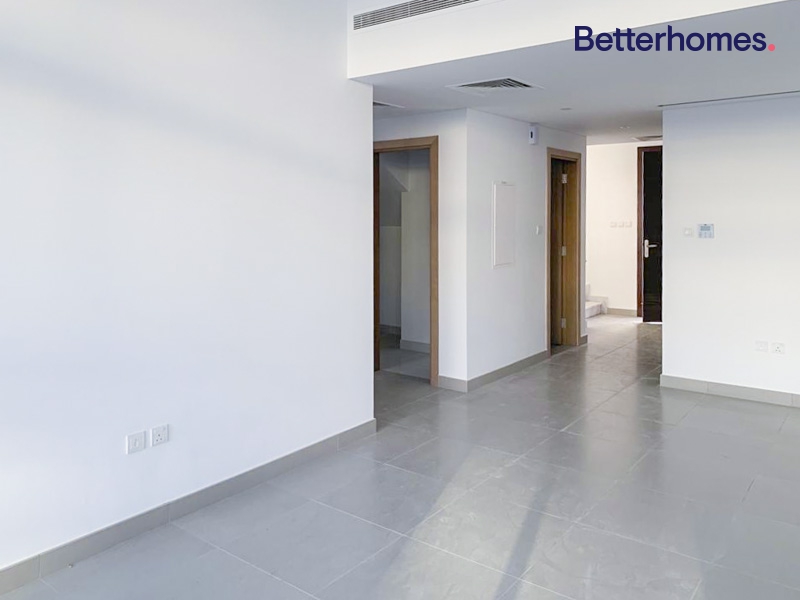 3 Bedrooms Villa in Arabella Townhouses 2