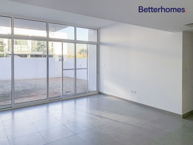 3 Bedrooms Villa in Arabella Townhouses 2