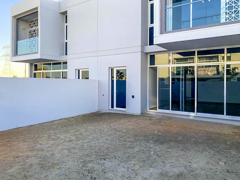 3 Bedrooms Villa in Arabella Townhouses 2