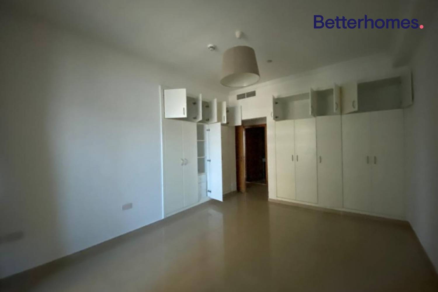 2 Bedrooms Apartment in Marina Crown