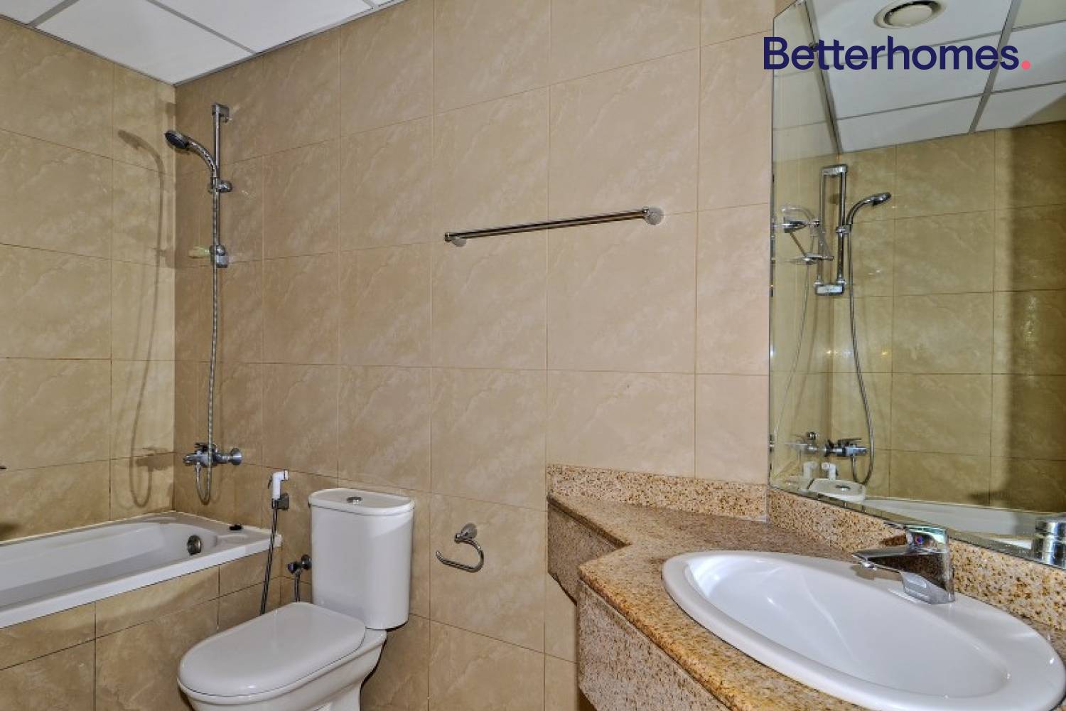 2 Bedrooms Apartment in Marina Crown