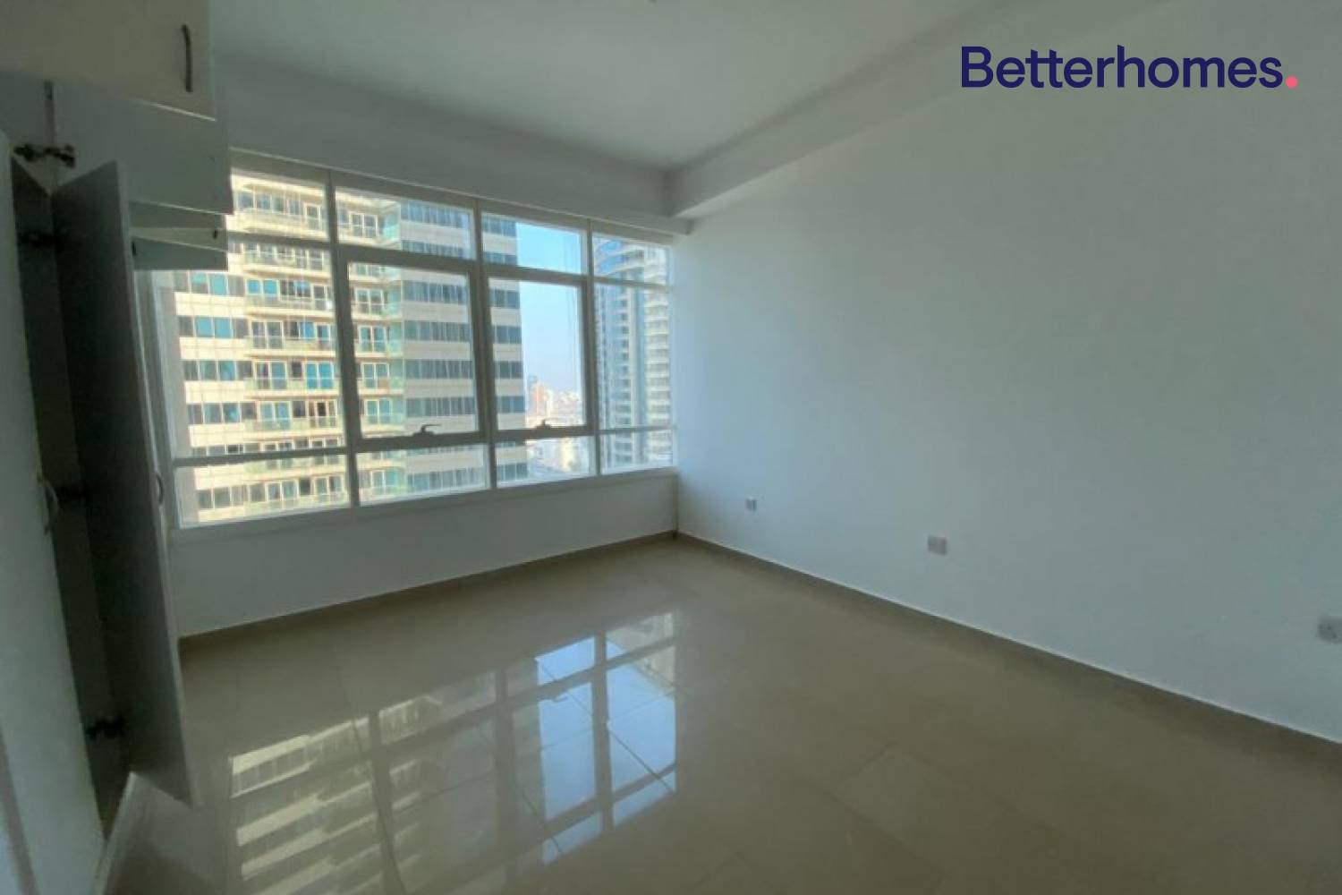 2 Bedrooms Apartment in Marina Crown
