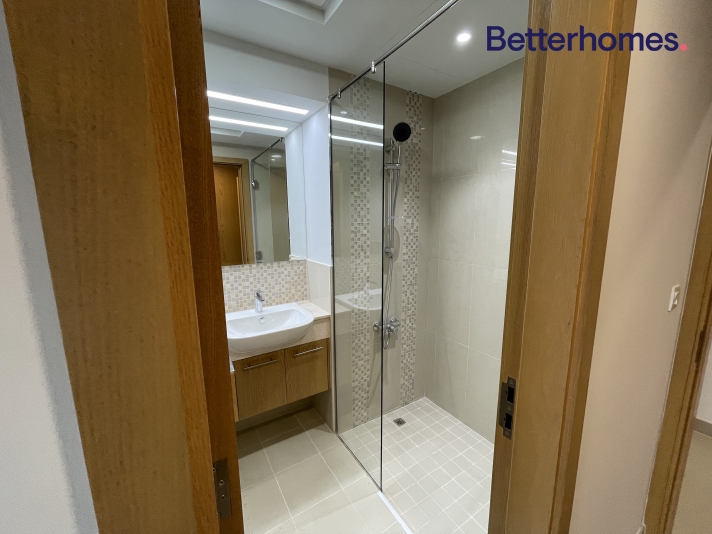 2 Bedrooms Apartment in Bellevue Tower 1