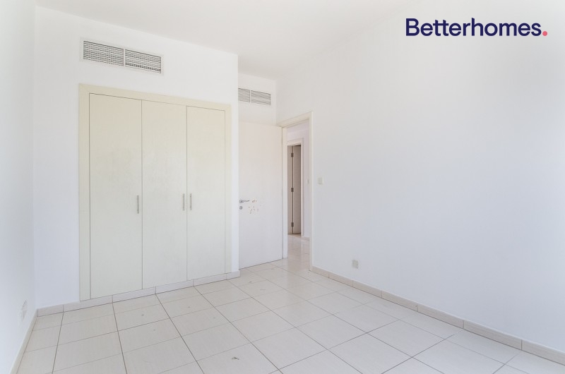 3 Bedrooms Villa in Springs 5
