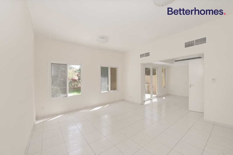 3 Bedrooms Villa in Springs 5