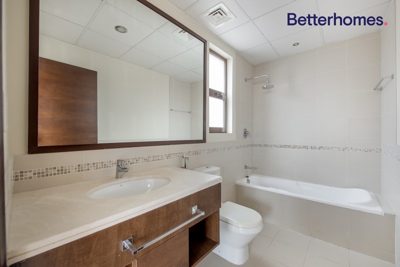 3 Bedrooms Villa in Mira 3