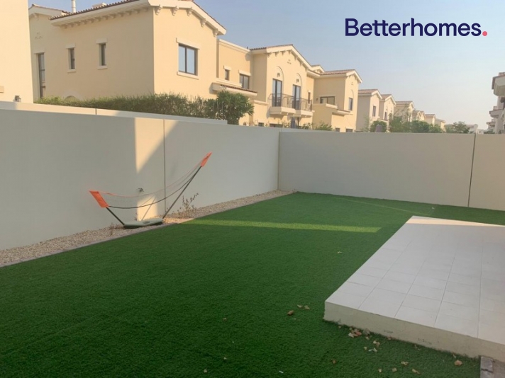3 Bedrooms Villa in Mira 3