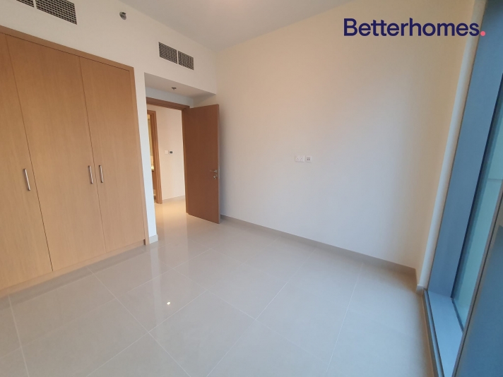 2 Bedrooms Apartment in Harbour Views 1