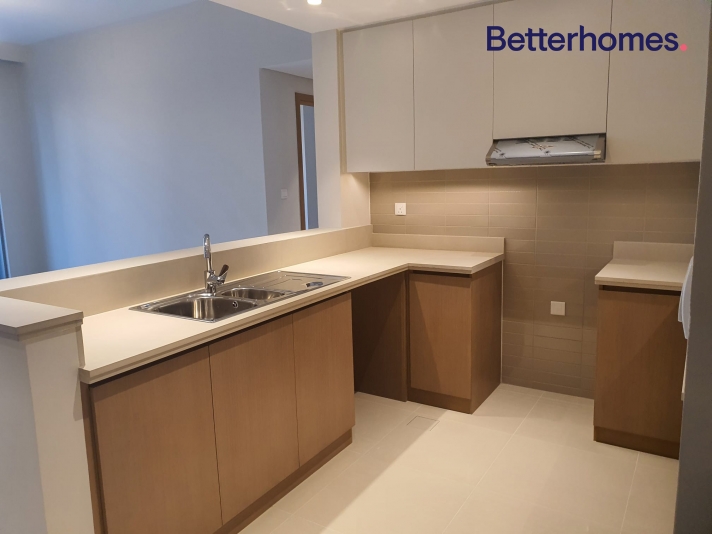 2 Bedrooms Apartment in Harbour Views 1