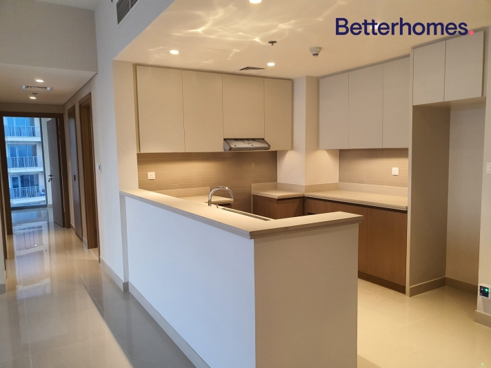 2 Bedrooms Apartment in Harbour Views 1