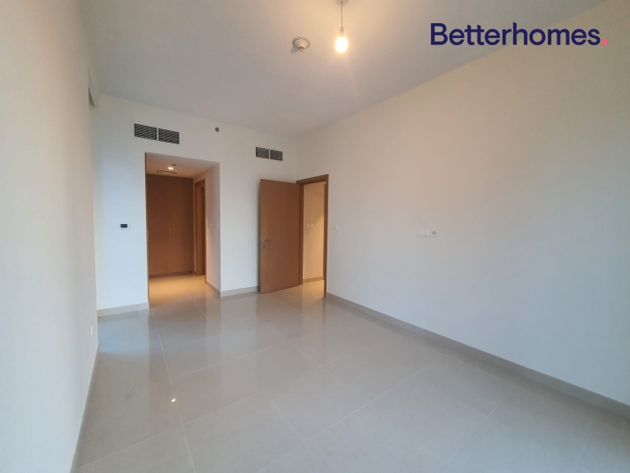 2 Bedrooms Apartment in Harbour Views 1