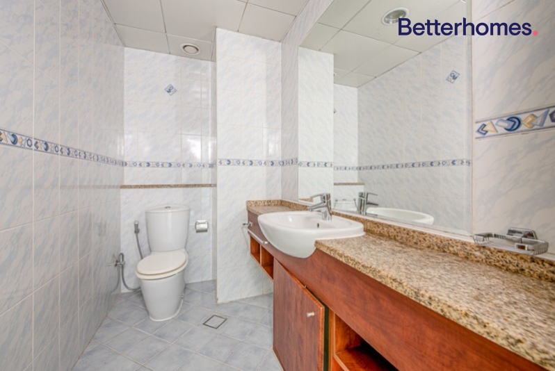 2 Bedrooms Apartment in Lake View Tower