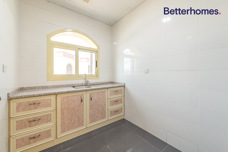 7 Bedrooms Villa in Al Khawaneej 1