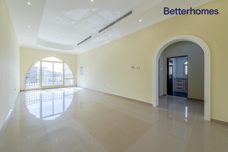 7 Bedrooms Villa in Al Khawaneej 1