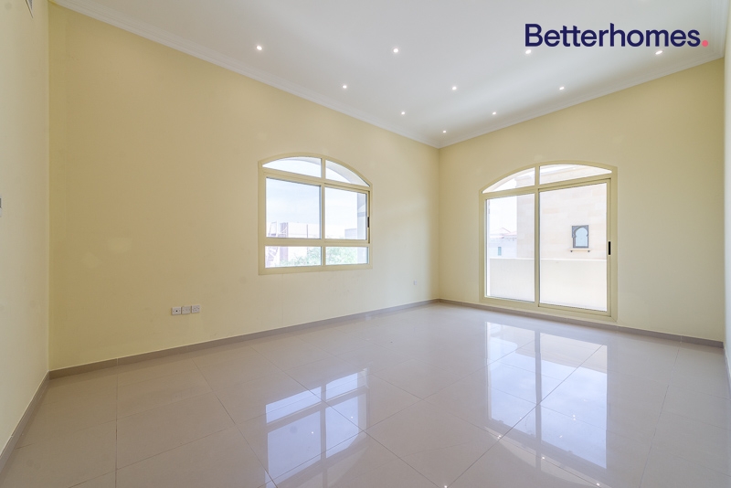 7 Bedrooms Villa in Al Khawaneej 1