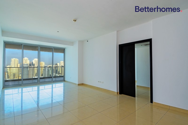 3 Bedrooms Apartment in Laguna Tower