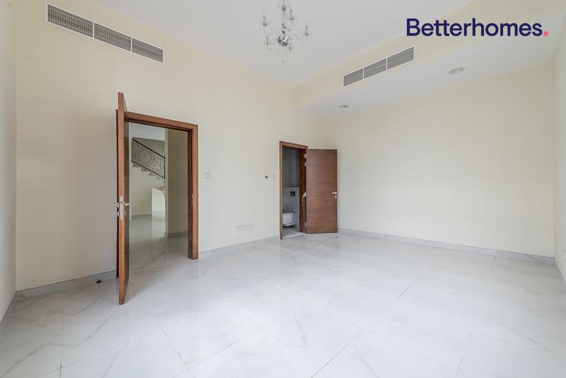 5 Bedrooms Villa in Al Sufouh 1