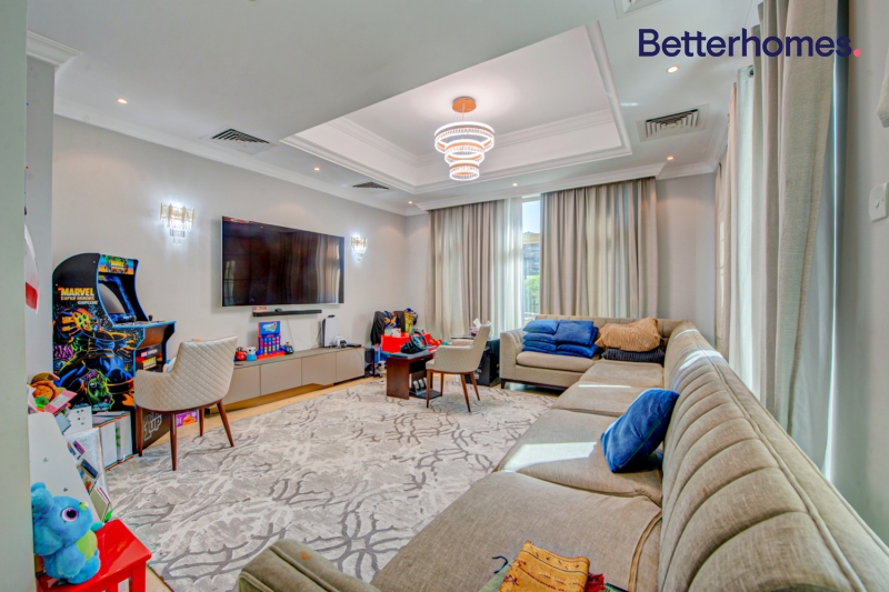 5 Bedrooms Villa in Master View