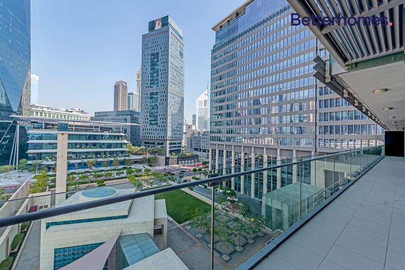 3 Bedrooms Apartment in Burj Daman