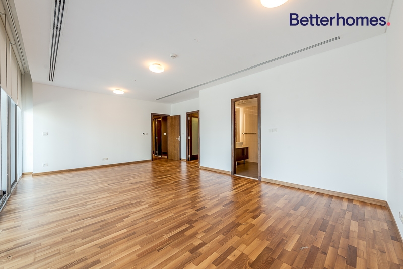 3 Bedrooms Apartment in Burj Daman