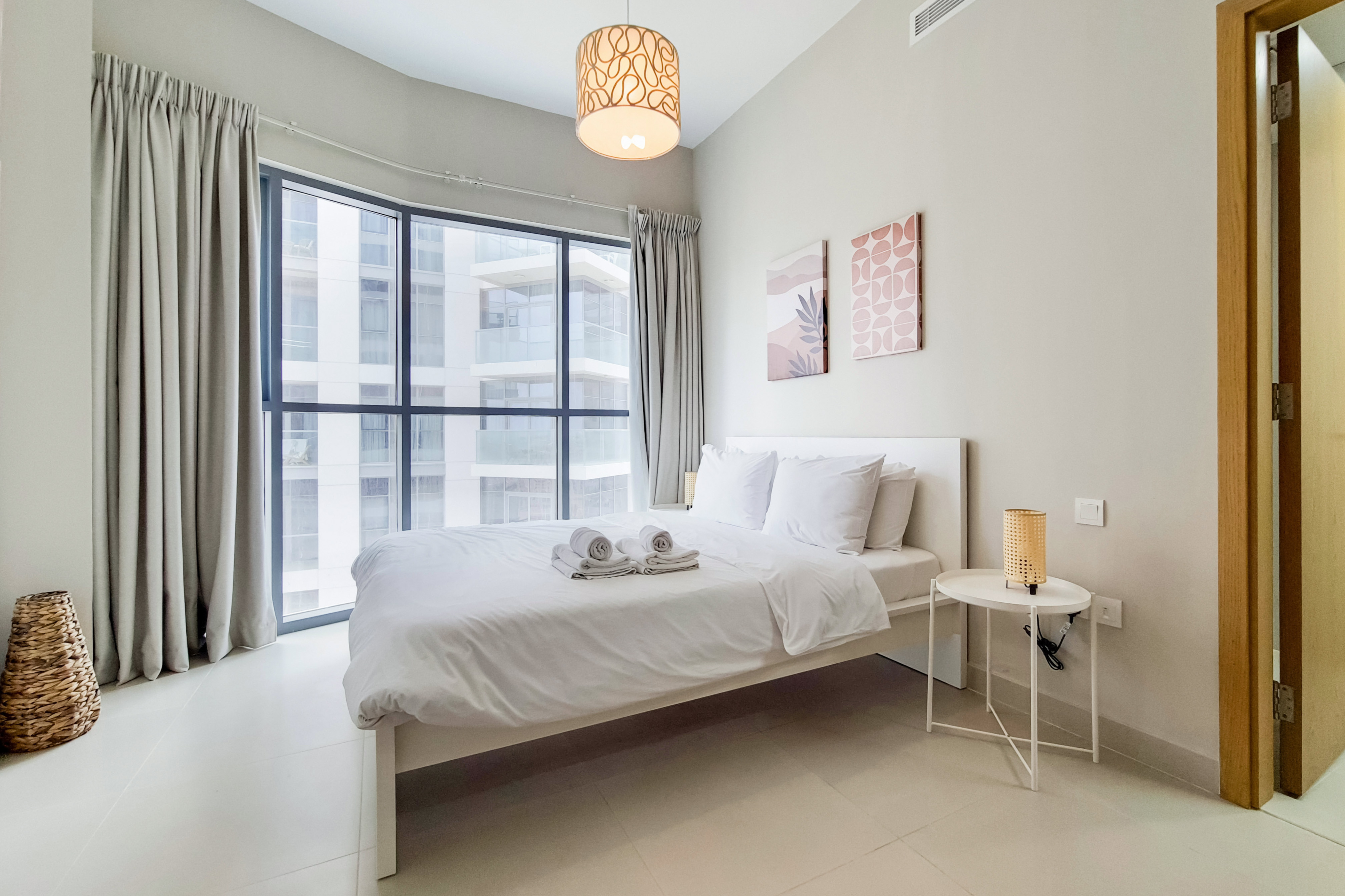 2 Bedrooms Apartment in Bellevue Tower 1