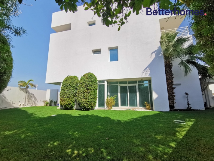 4 Bedrooms Villa in Acacia Avenues