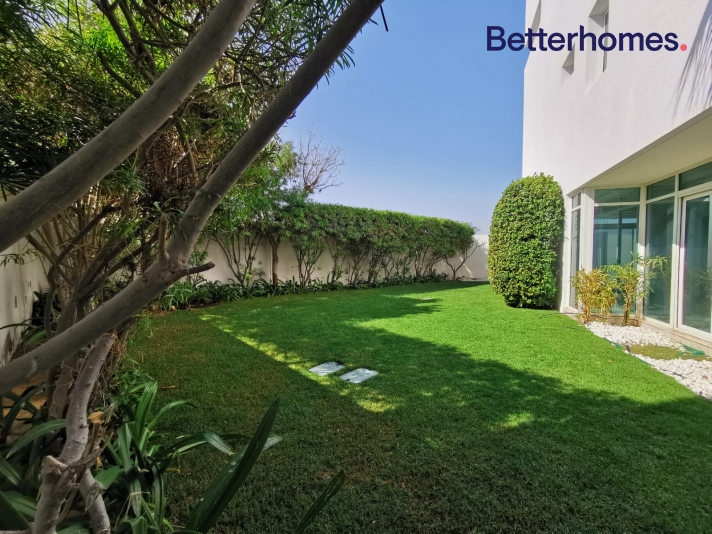 4 Bedrooms Villa in Acacia Avenues