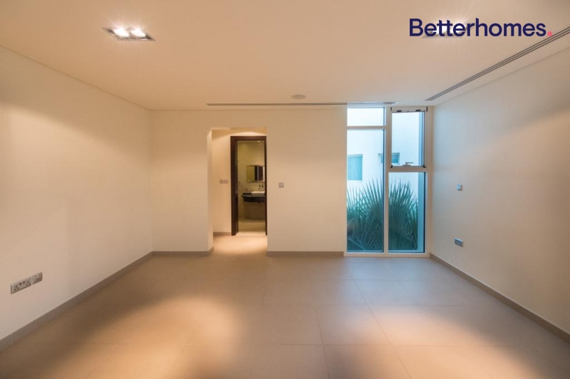 4 Bedrooms Villa in Acacia Avenues