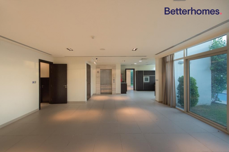 4 Bedrooms Villa in Acacia Avenues