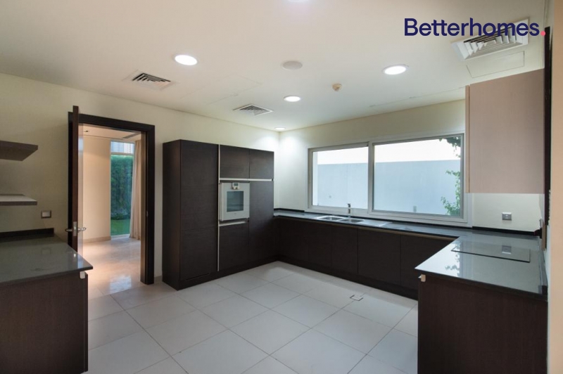 4 Bedrooms Villa in Acacia Avenues