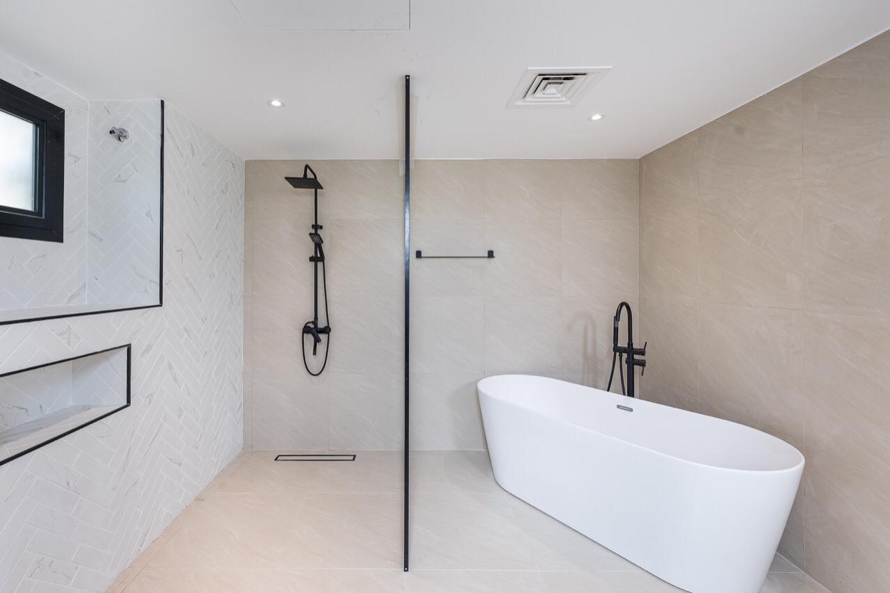 4 Bedrooms Villa in Meadows 1