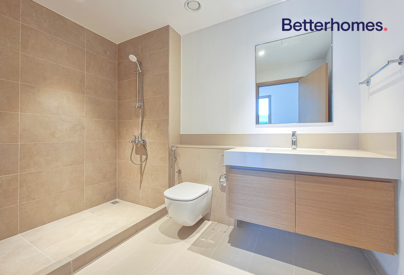 3 Bedrooms Apartment in Creek Horizon Tower 2
