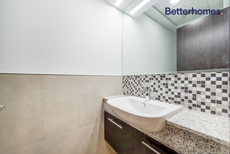 2 Bedrooms Apartment in Bellevue Tower 1