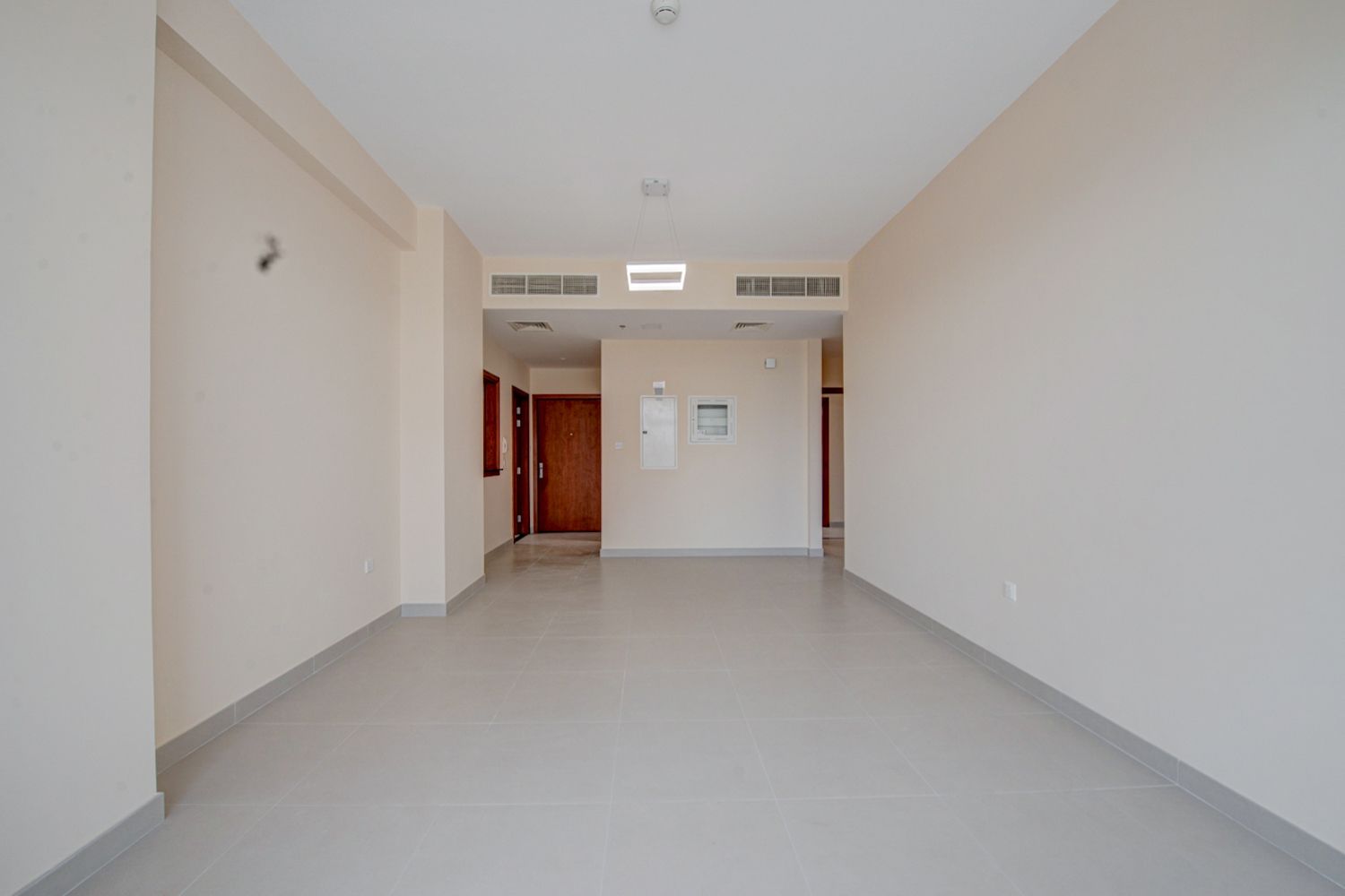 3 Bedrooms Apartment in Blue Reef Building