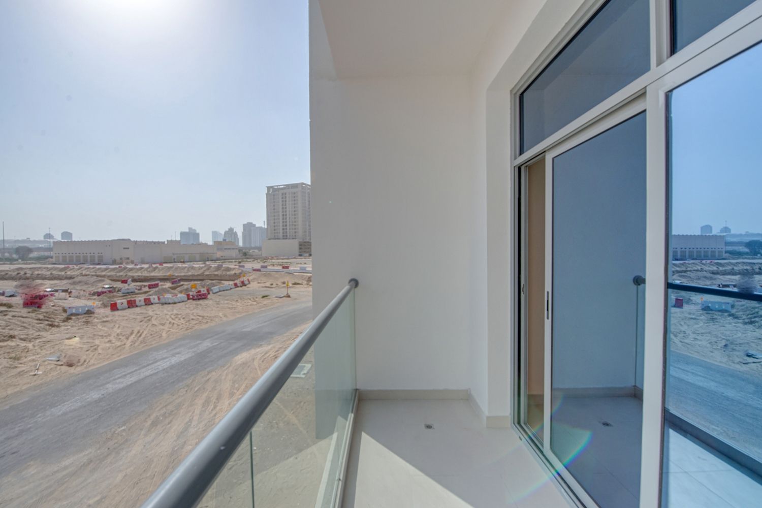 3 Bedrooms Apartment in Blue Reef Building