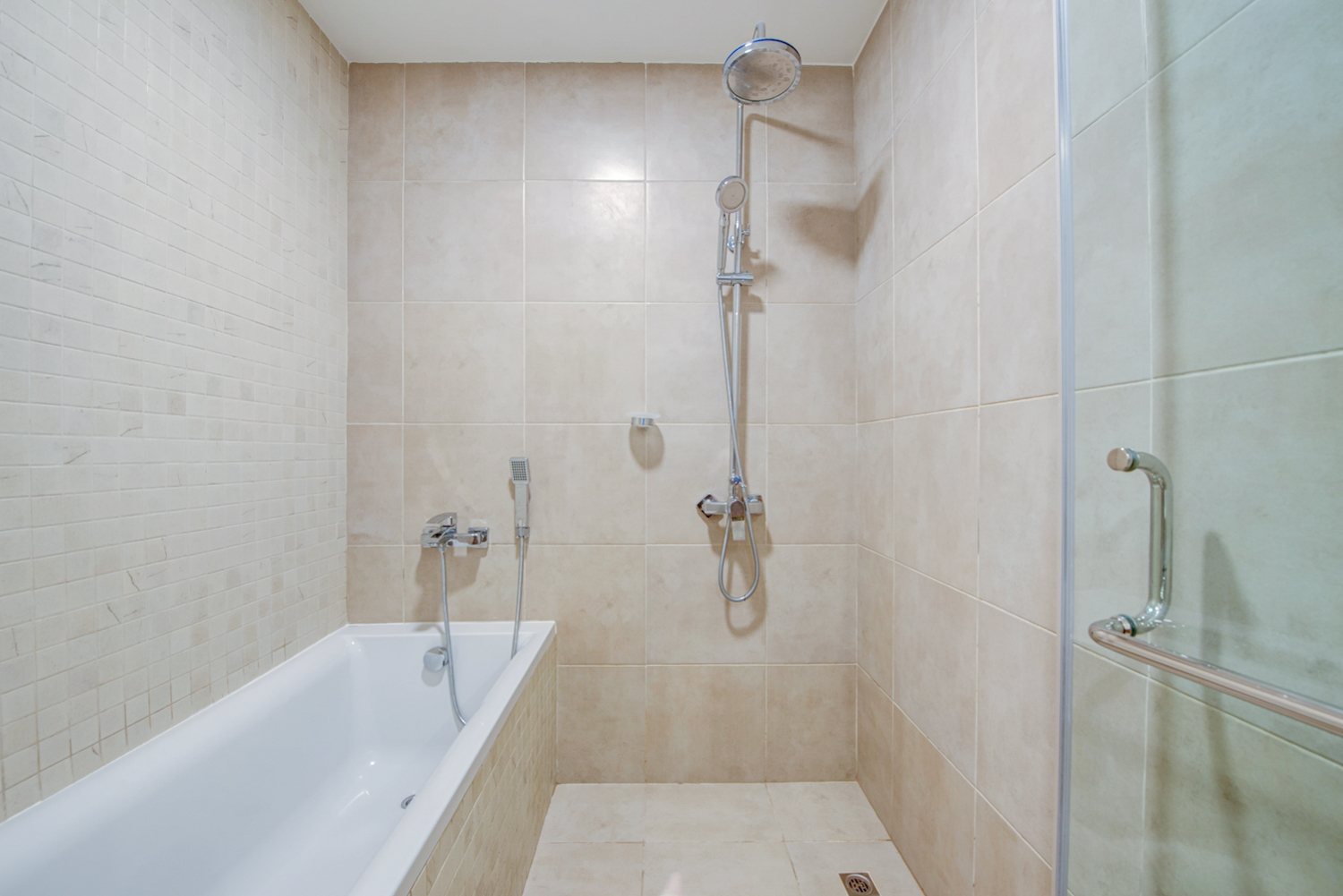 2 Bedrooms Apartment in Al Andalus