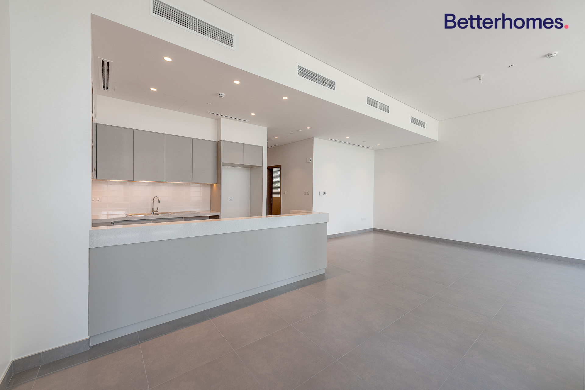 3 Bedrooms Townhouse in Creek Gate Tower 1