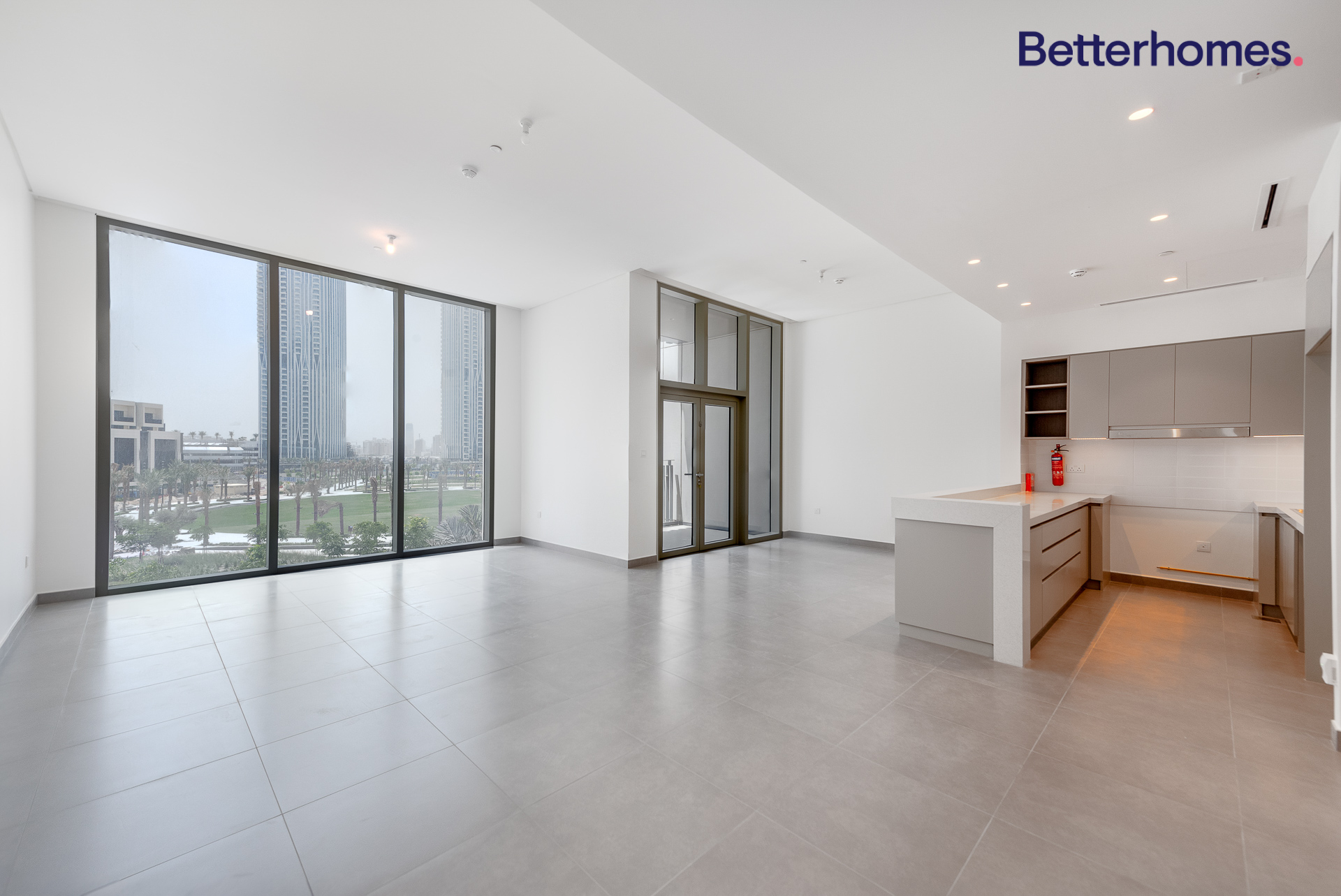 3 Bedrooms Townhouse in Creek Gate Tower 1