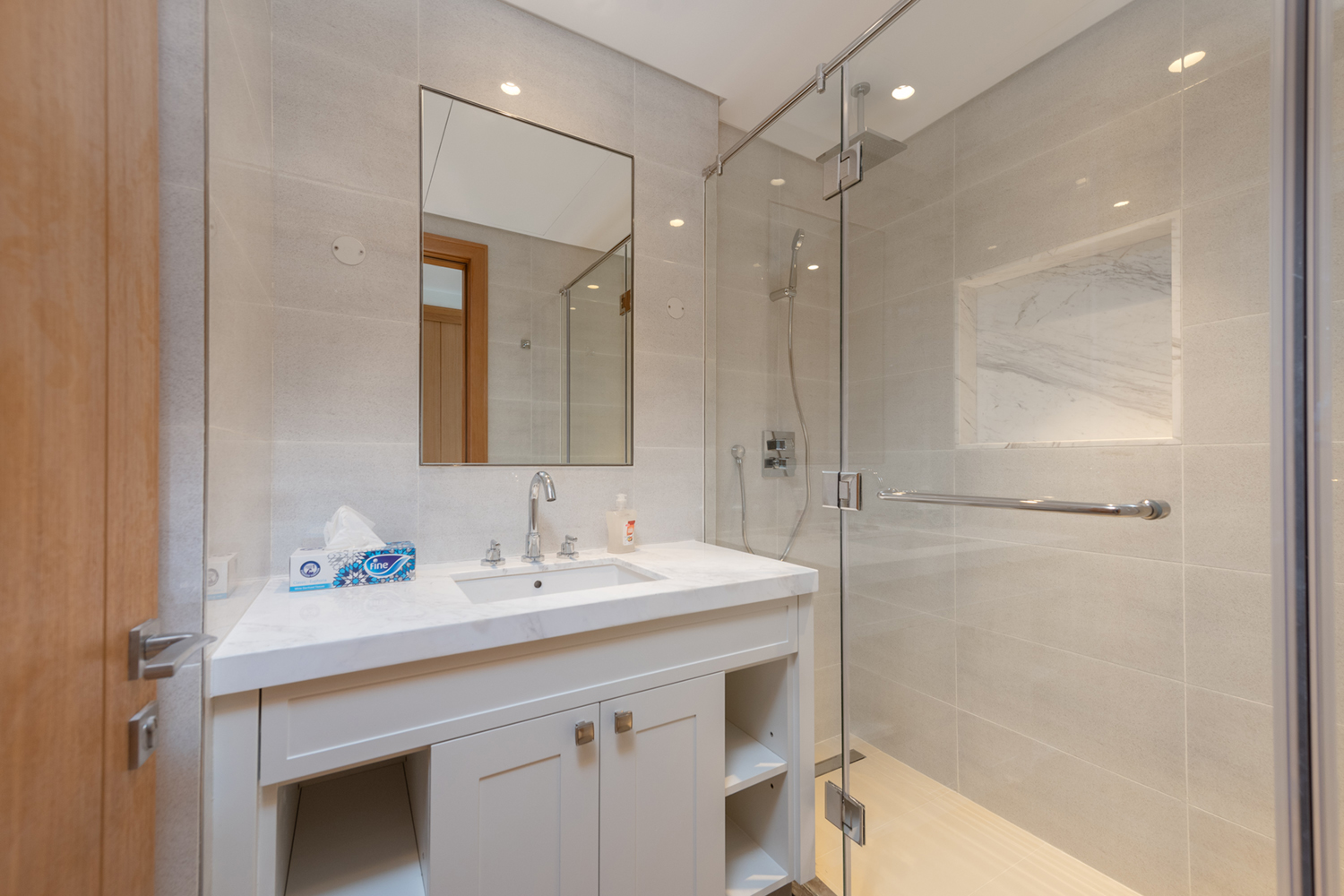 3 Bedrooms Apartment in Opera Grand