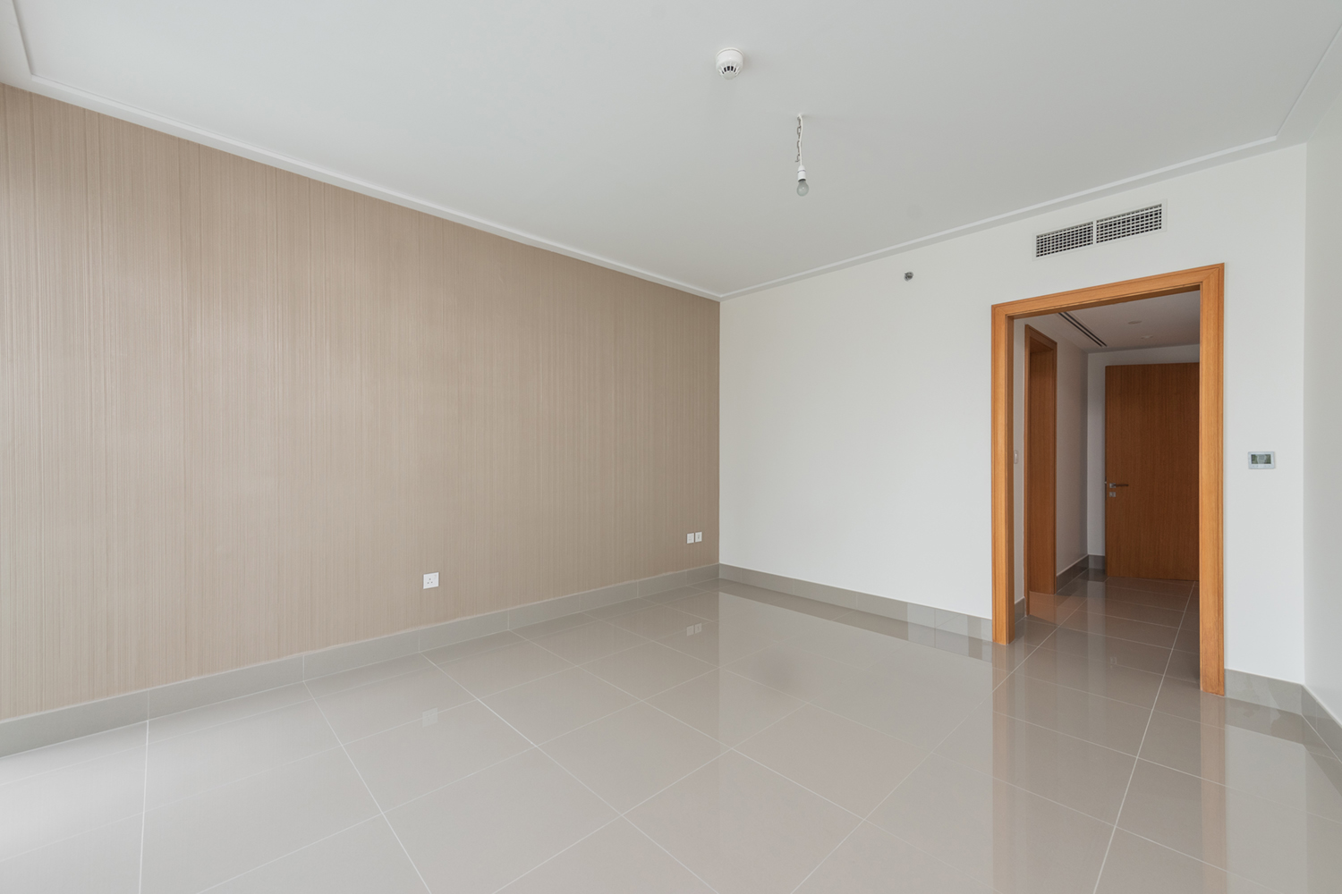 3 Bedrooms Apartment in Opera Grand