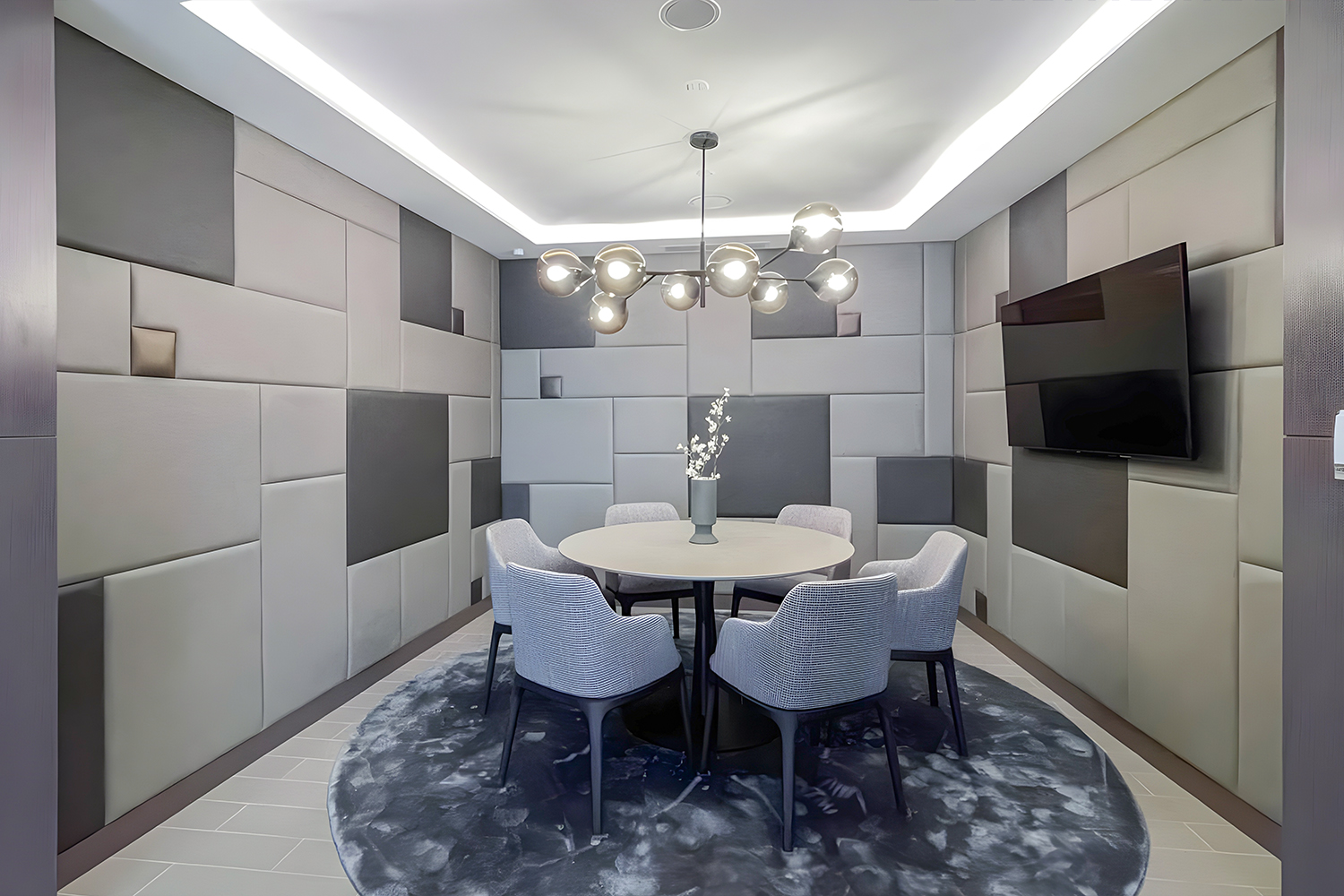 3 Bedrooms Apartment in Opera Grand