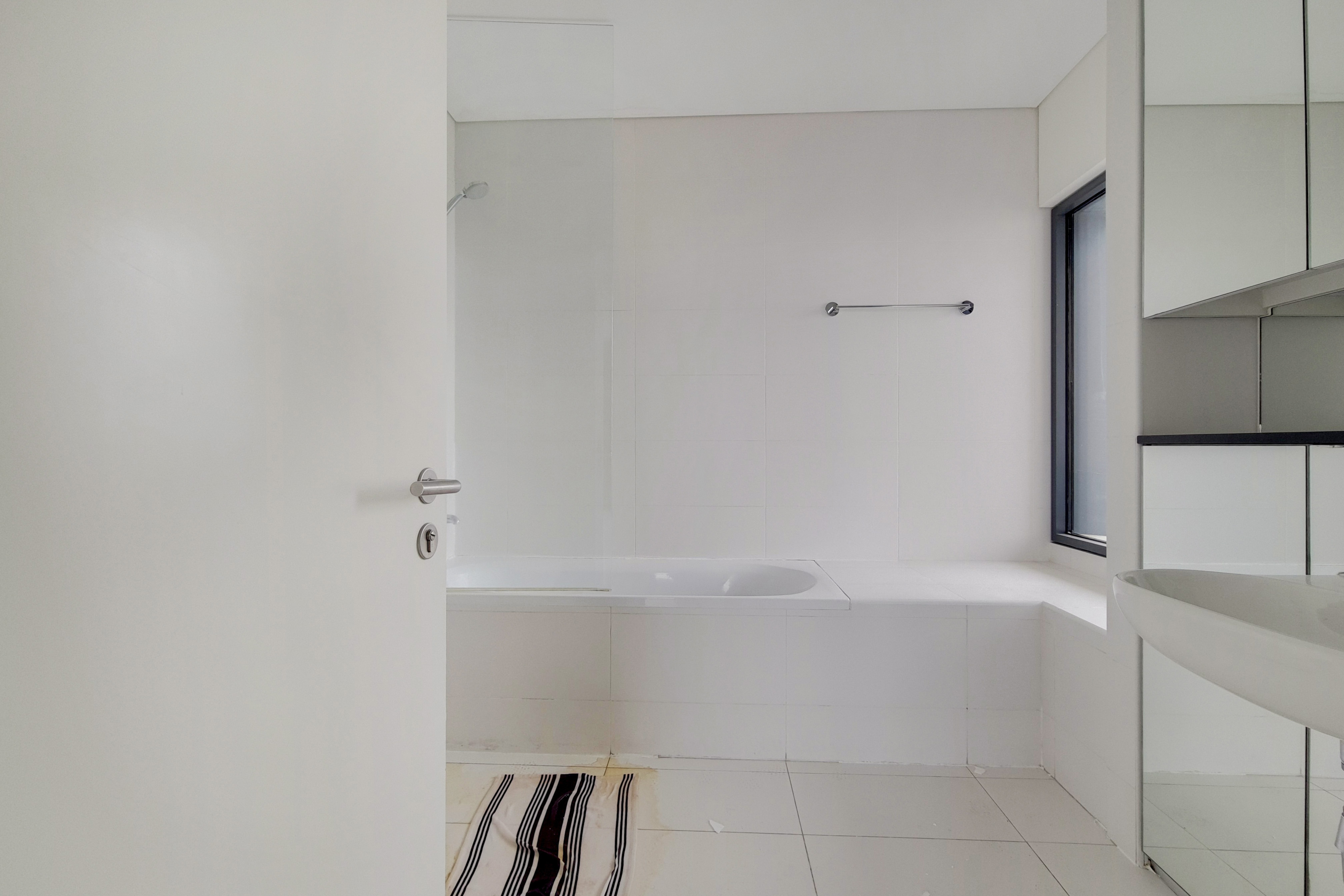 2 Bedrooms Apartment in Index Tower