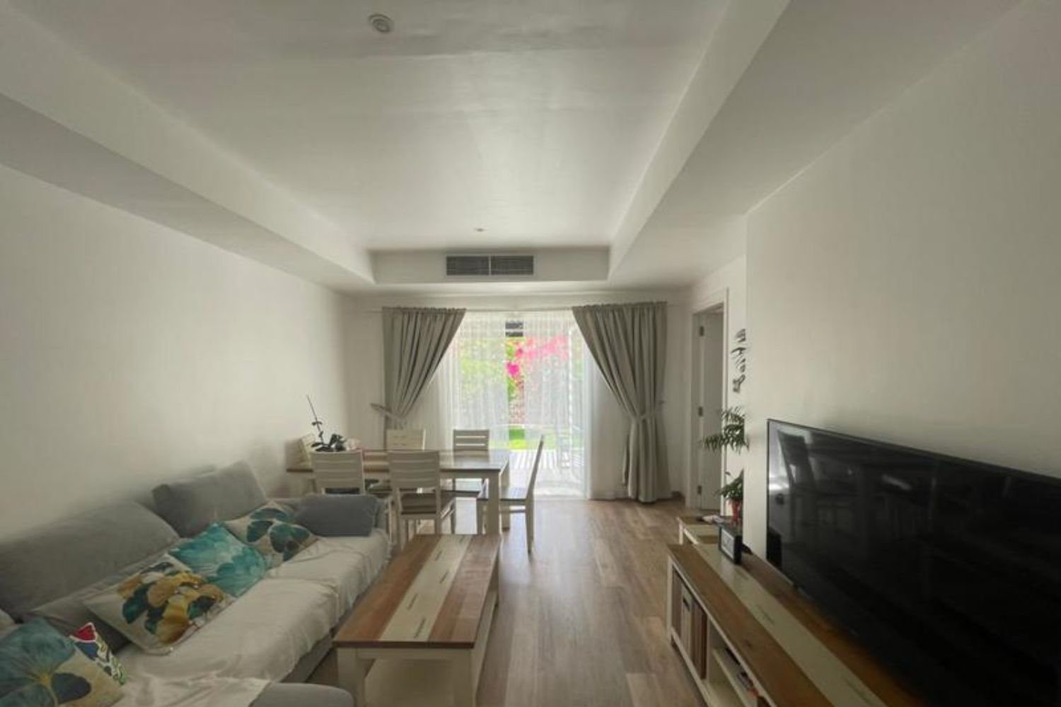 2 Bedrooms Villa in Springs 12