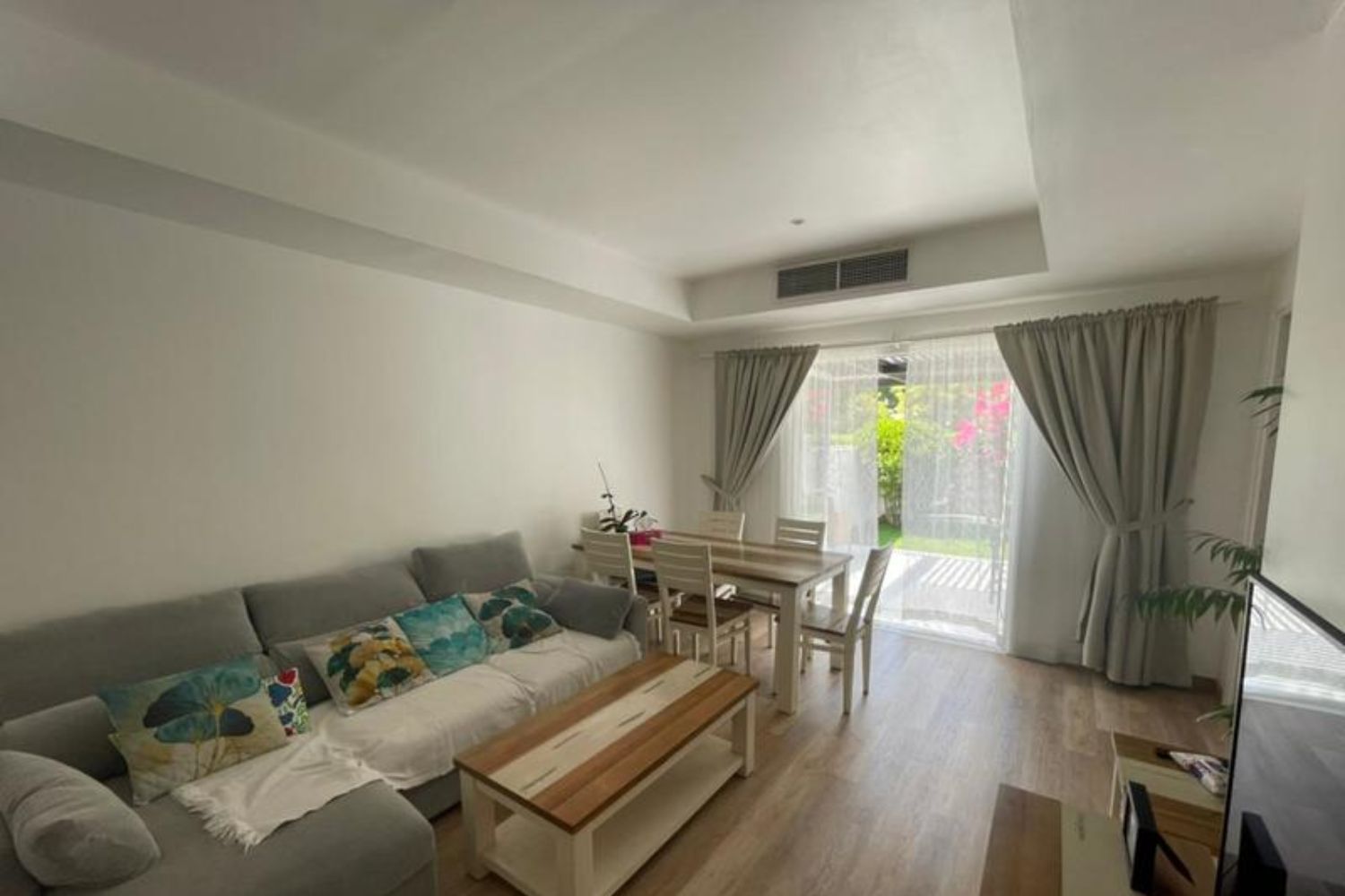 2 Bedrooms Villa in Springs 12