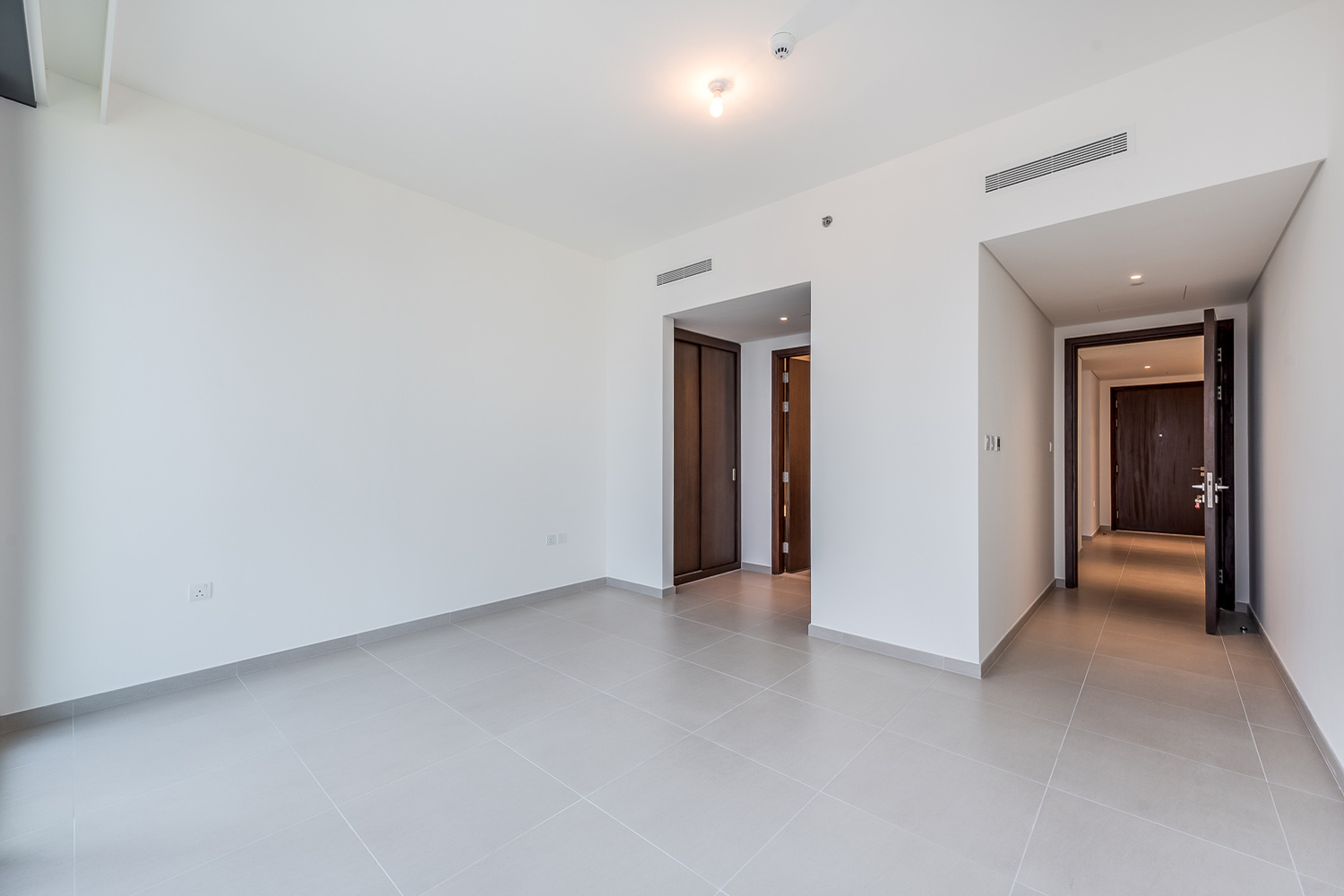 3 Bedrooms Apartment in BLVD Heights Tower 1
