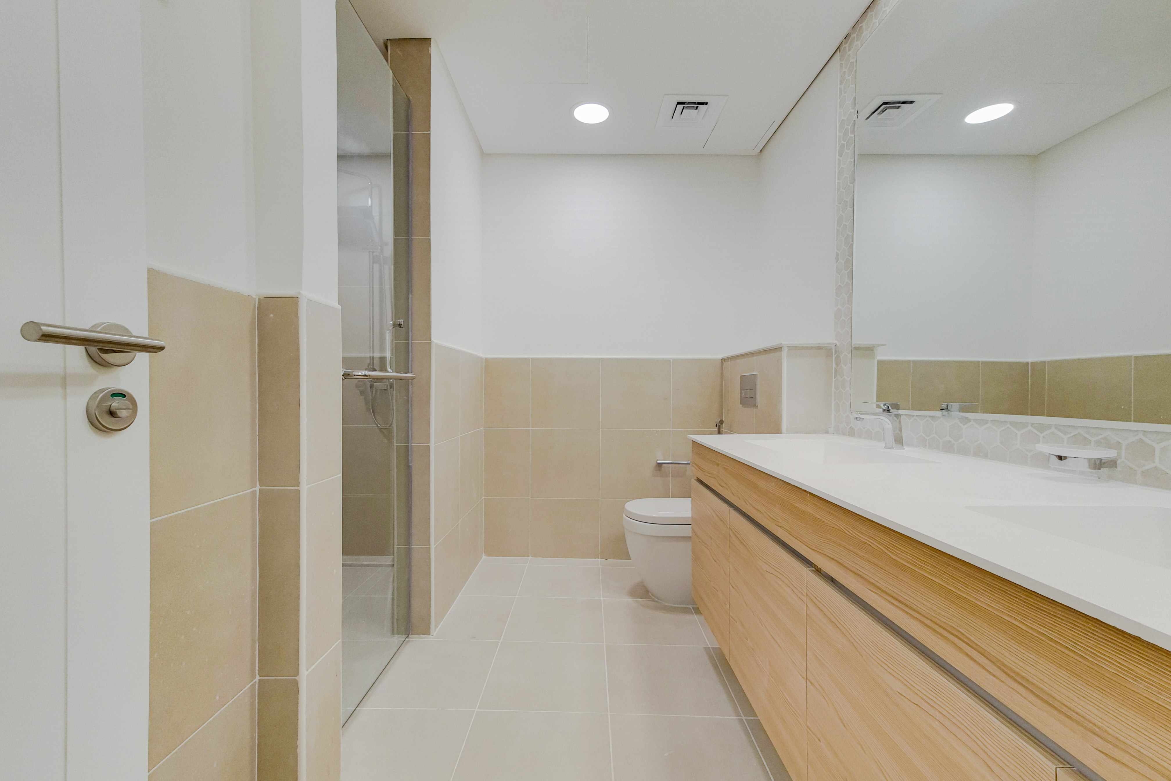 2 Bedrooms Apartment in Al Andalus Tower F