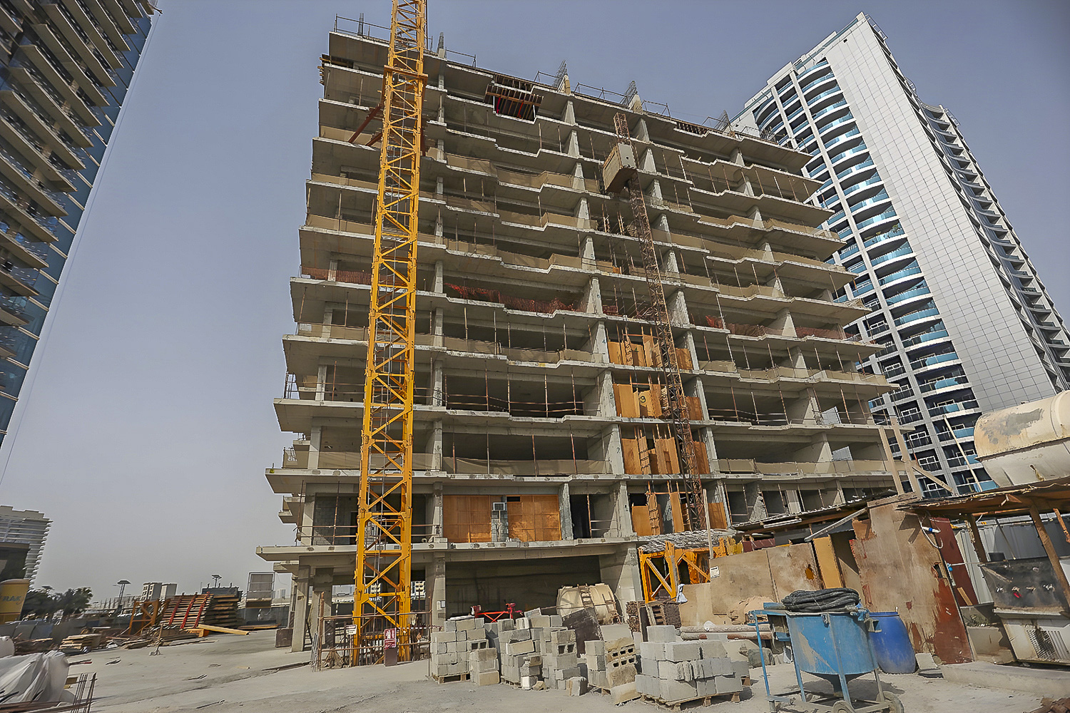 1 Bedroom Apartment in Amal Tower