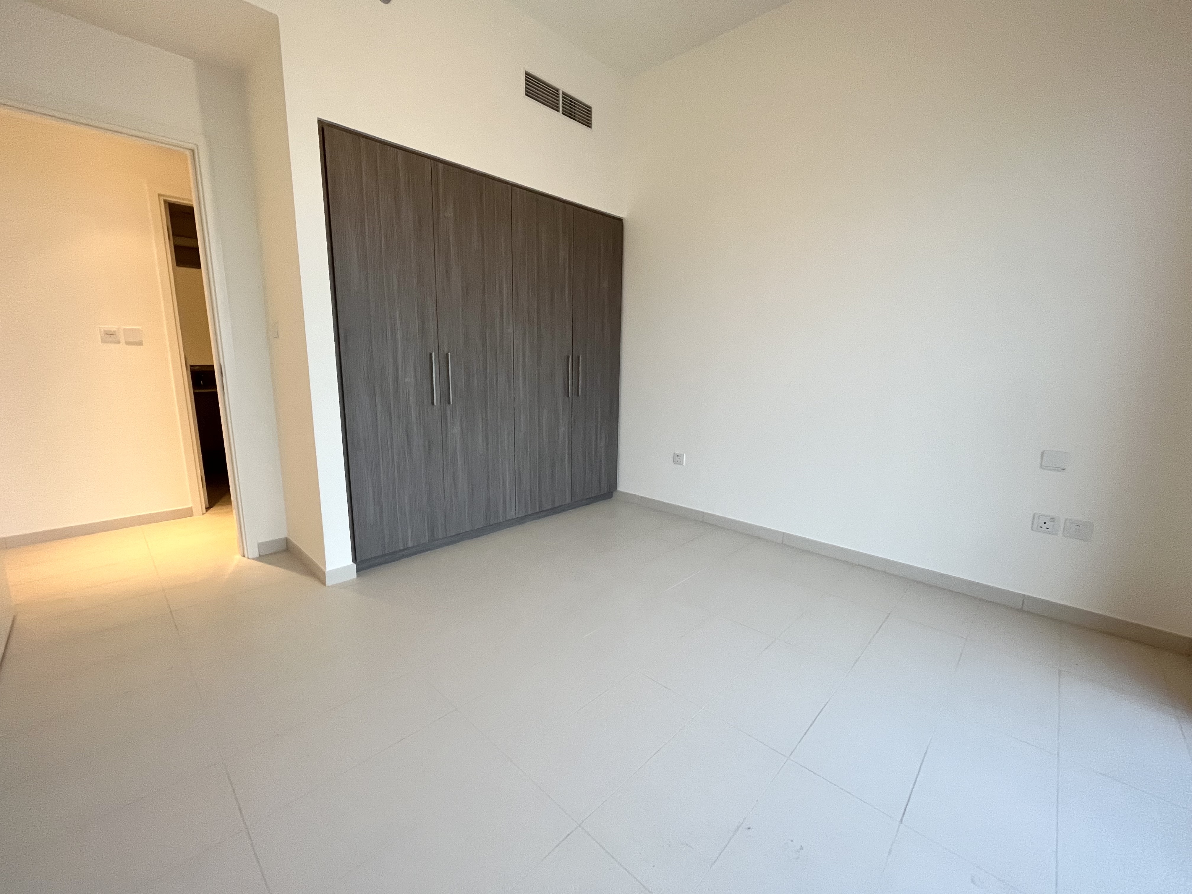 1 Bedroom Apartment in Park Ridge Tower C