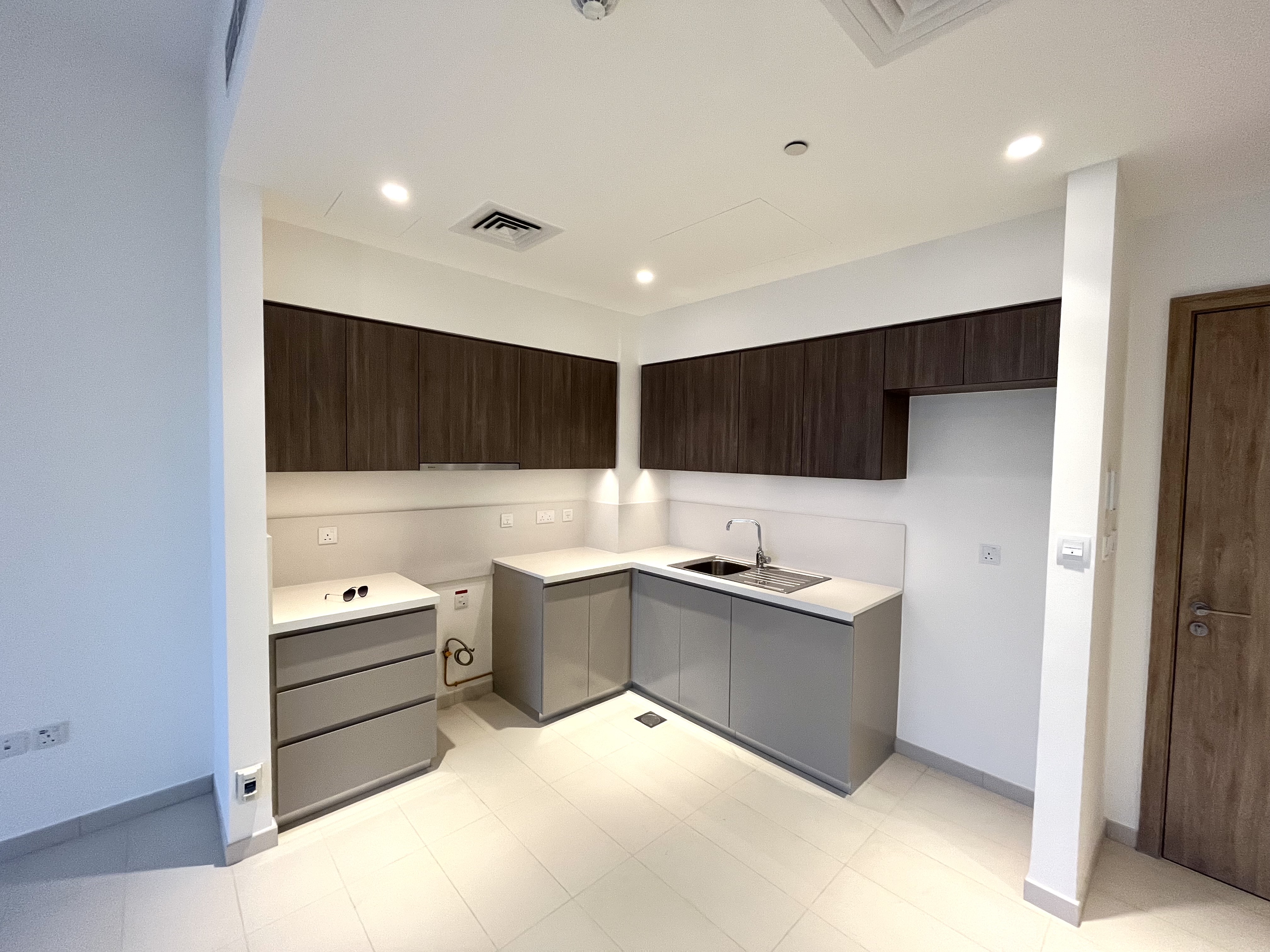1 Bedroom Apartment in Park Ridge Tower C