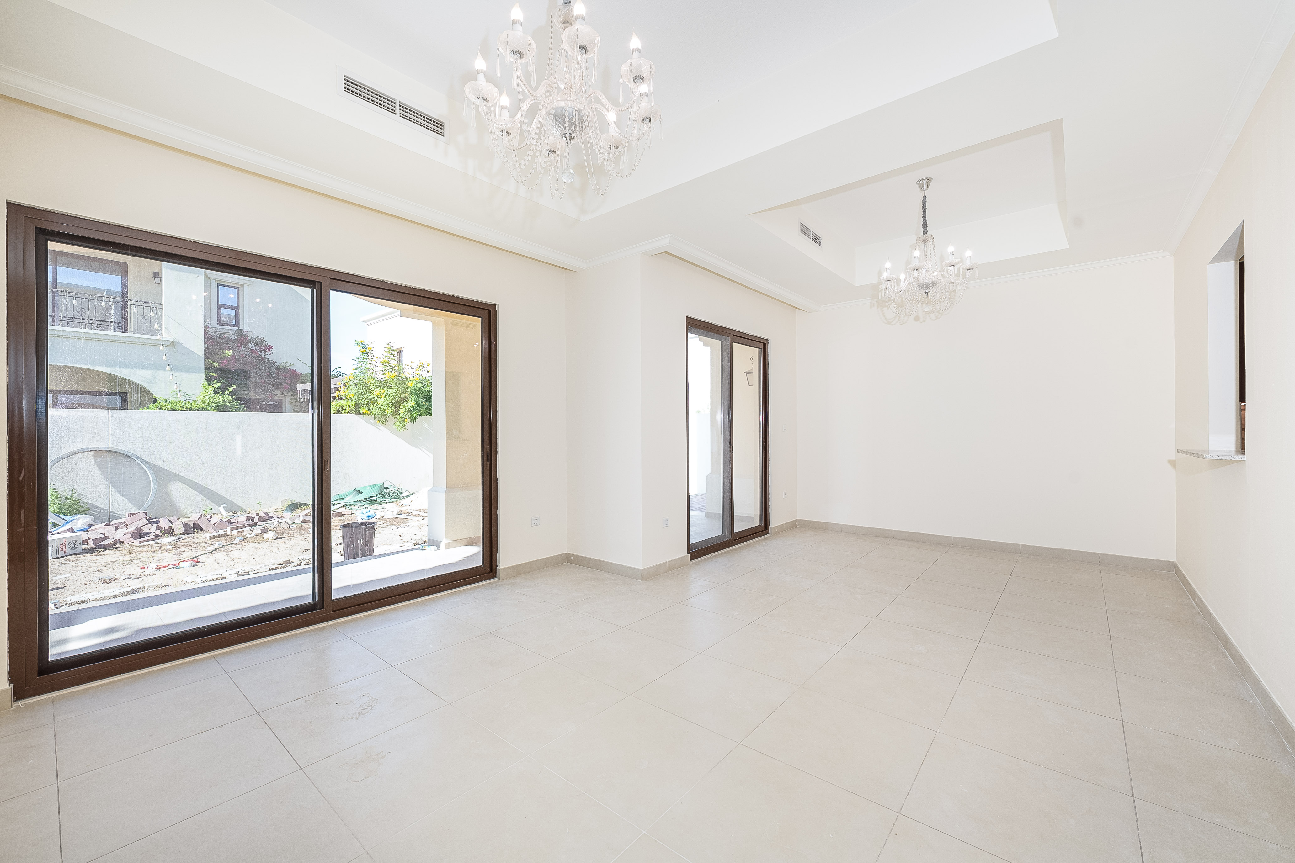 5 Bedrooms Villa in Lila